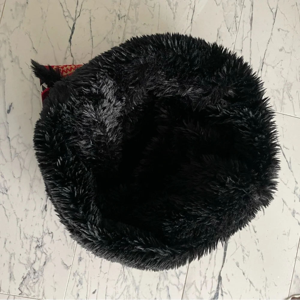 Zeus, High-end black faux fur and kilim-velvet fabric M size handmade pet bed